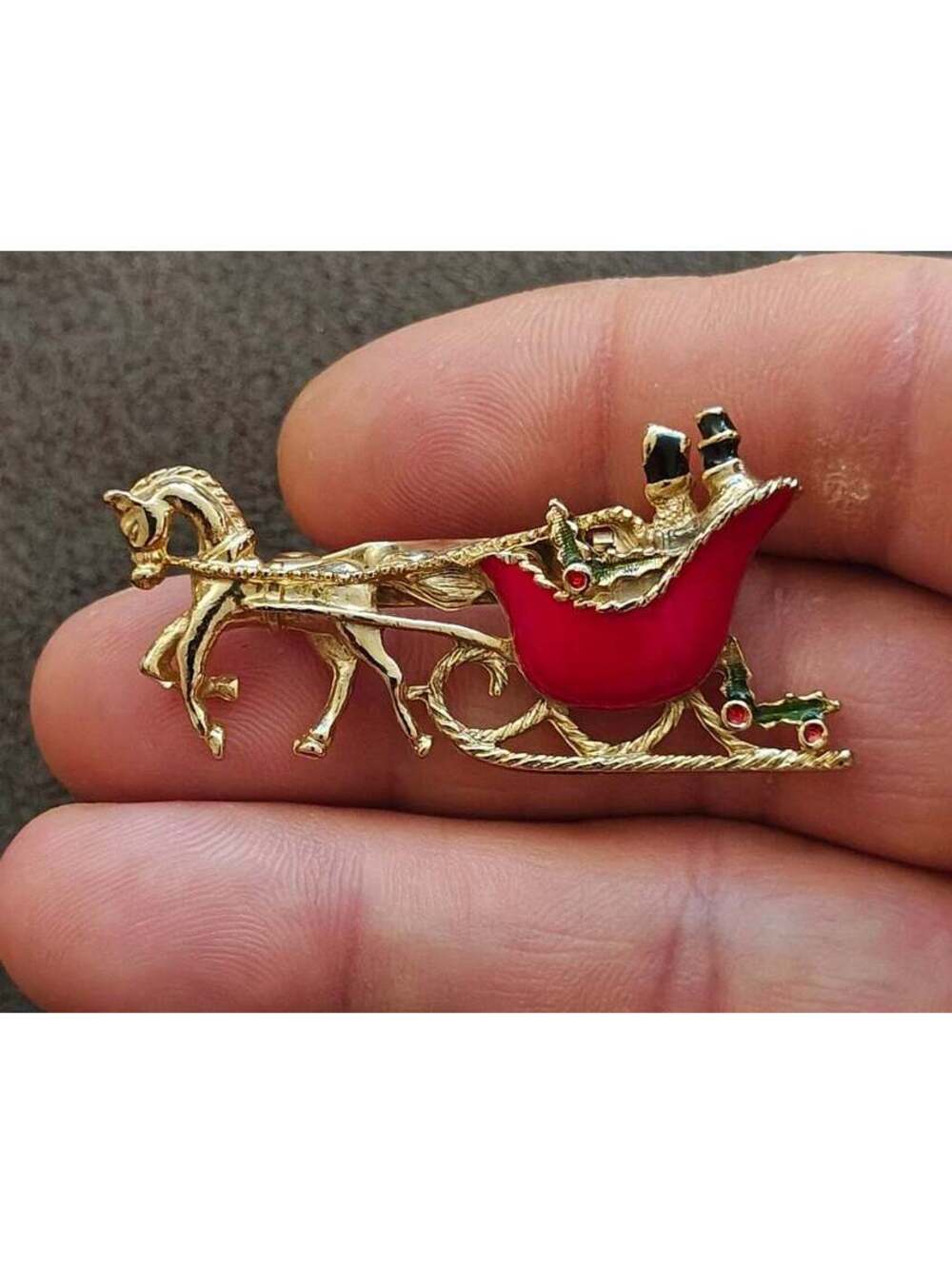 1960s/70s Christmas Horse-drawn Sleigh Gold Tone Enamel Brooch